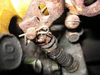 Click image for larger version. 

Name:	SeizedRearRightParkingCable.JPG 
Views:	3851 
Size:	151.3 KB 
ID:	7151